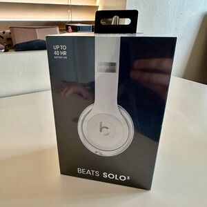 Beats by Dre White Solo 3 Headphones NIB Never Opened